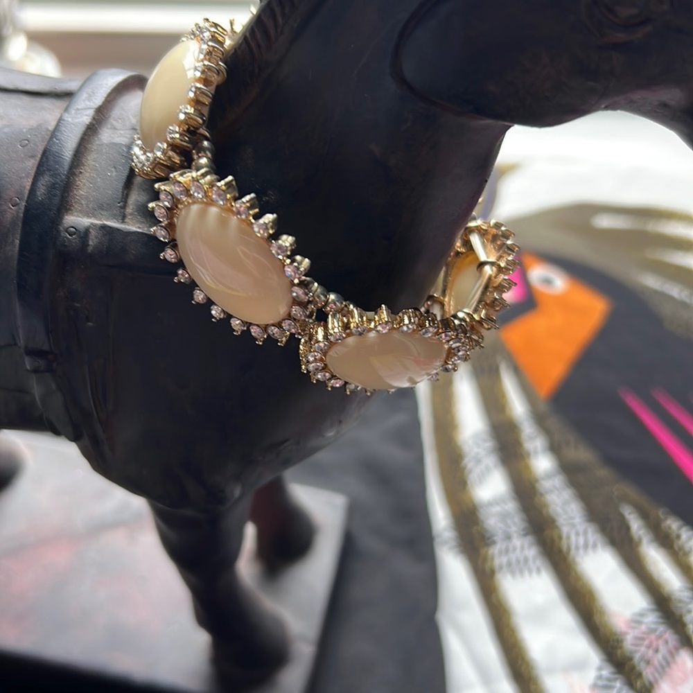 Cream and cubic zirconia women’s bracelet